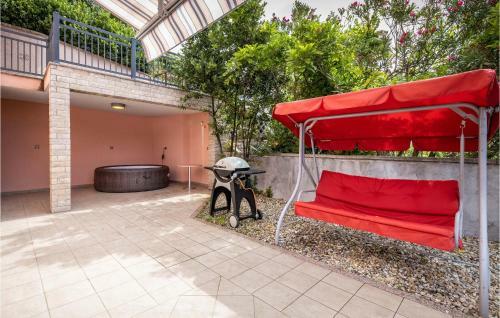Awesome Home In Jadranovo W/ 5 Bedrooms