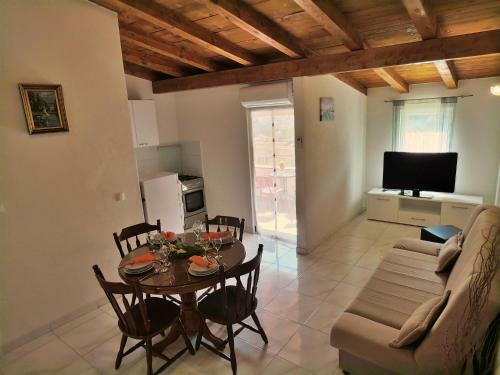 Holiday Home Dijamant