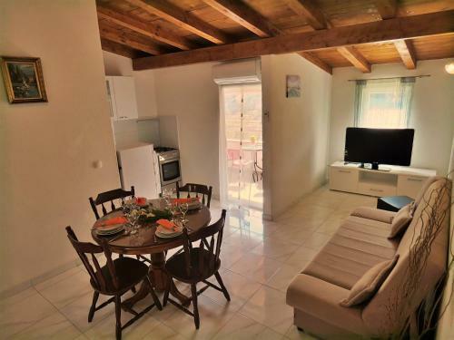 Holiday Home Dijamant