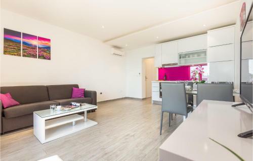 One-bedroom Apartment In Medici
