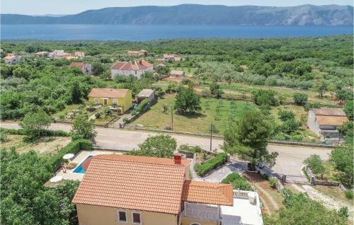 Four-bedroom Holiday Home In Linardici