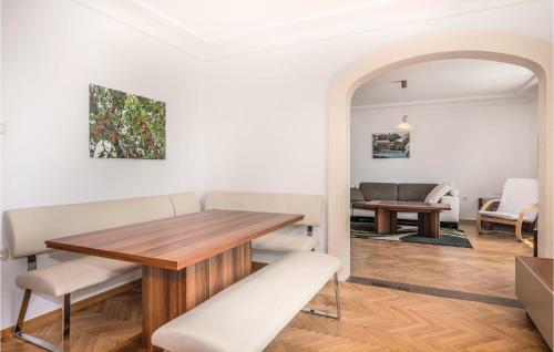 Four-bedroom Holiday Home In Linardici