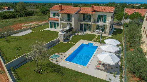 Villa Clara With Private Pool