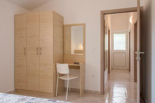 Apartments Ivica 1706
