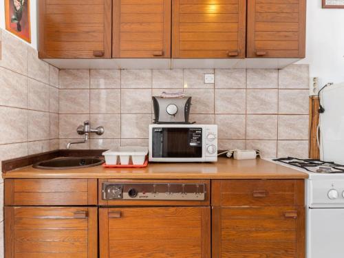 Decent Apartment In Li?njan With Balcony
