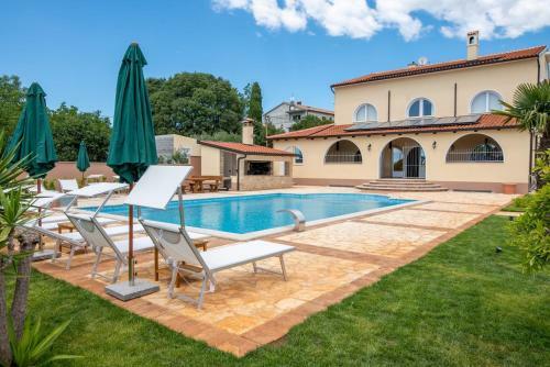 Hostal Via Flavia With Common Pool