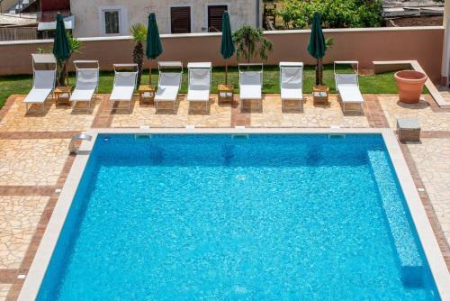 Hostal Via Flavia With Common Pool