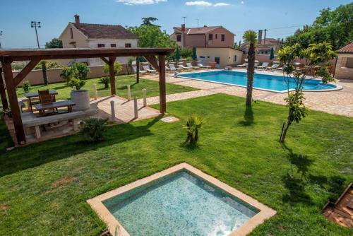 Hostal Via Flavia With Common Pool