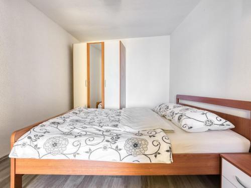 Secluded Holiday Home In Lovran With Garden