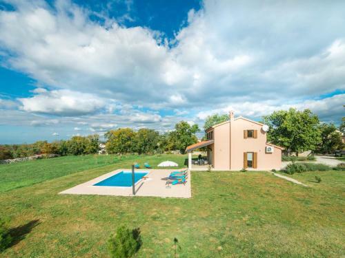 Cozy Villa In Sveti Lovrec With Private Pool