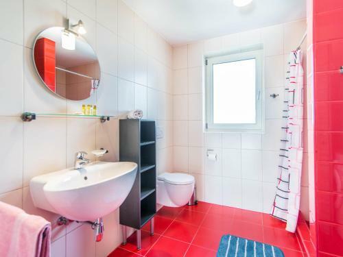 Cozy Villa In Sveti Lovrec With Private Pool