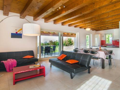 Cozy Villa In Sveti Lovrec With Private Pool