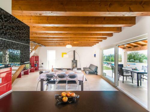 Cozy Villa In Sveti Lovrec With Private Pool