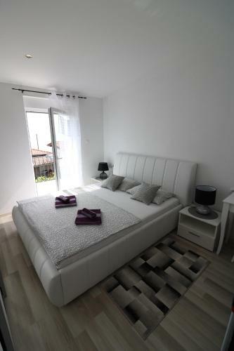 Apartments Ema
