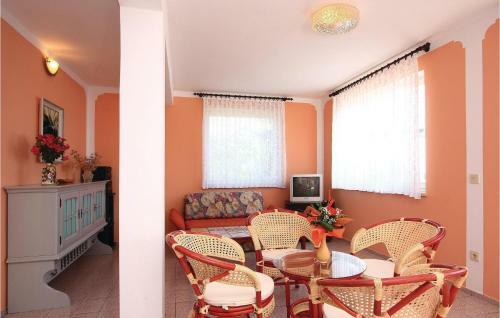Four-bedroom Holiday Home In Lovran