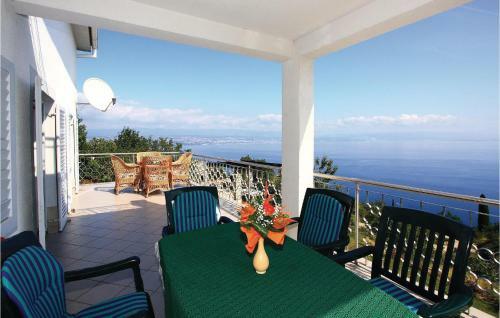 Four-bedroom Holiday Home In Lovran