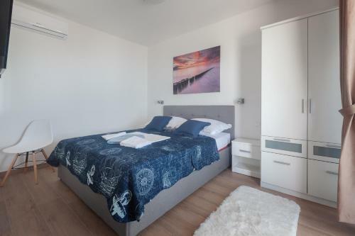 Apartments A&z