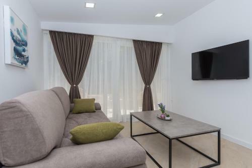 Beach Apartments Mara