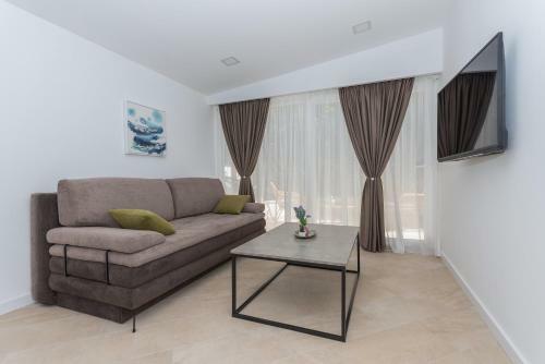 Beach Apartments Mara
