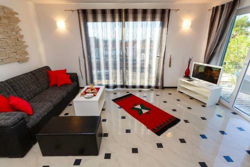 Hostal Apartments Adria