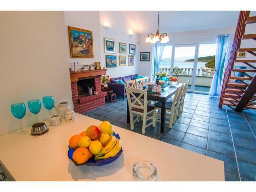 Stunning 7-bed Villa In Maslinica With Pool