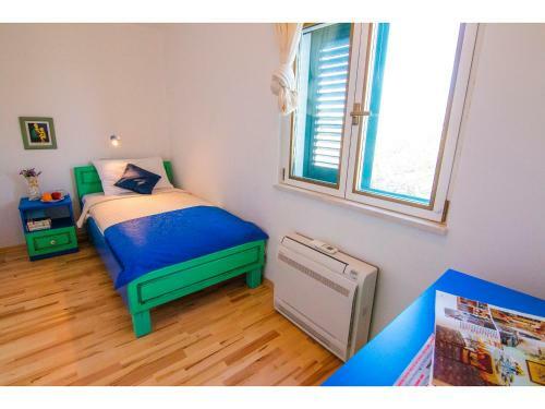 Stunning 7-bed Villa In Maslinica With Pool
