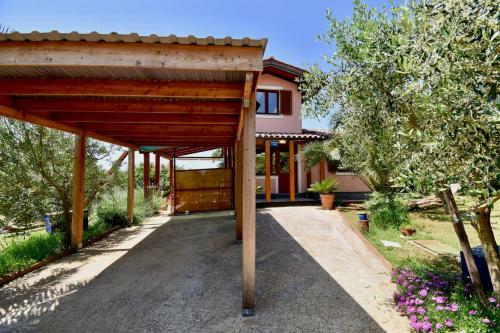 Relaxing Holiday House With Terrace Sea View