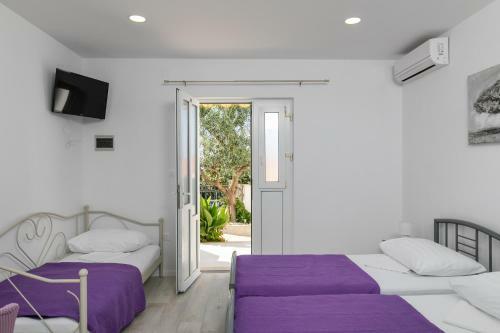 Apartments Karol & Mara