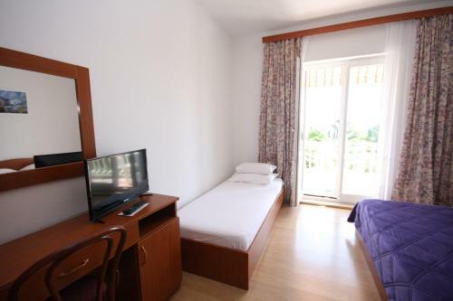 Hostal Apartments & Rooms Nikola1 - Parking