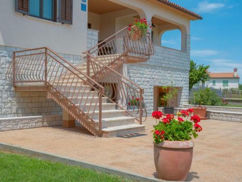 Holiday Home Ana