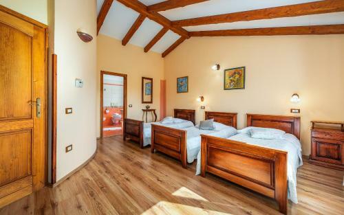 Villa Bacio With Pool, Wine Cellar, Volleyball Field