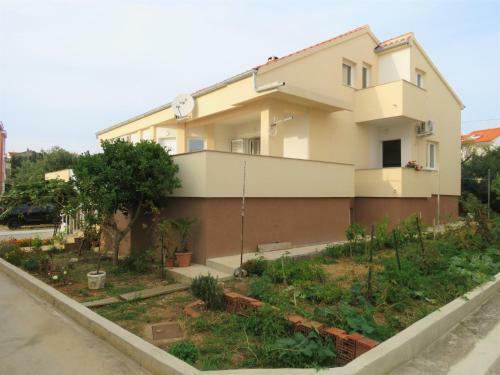 Apartments Ivan Novalja