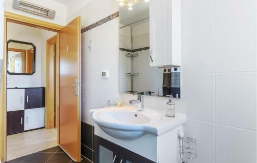 Amazing Apartment In Nova Vas With 2 Bedrooms