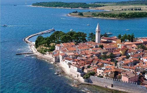 Two-bedroom Holiday Home In Novigrad
