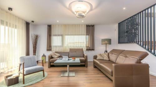 Hostal Modern Villa Paolo With A Heated Outdoor Pool