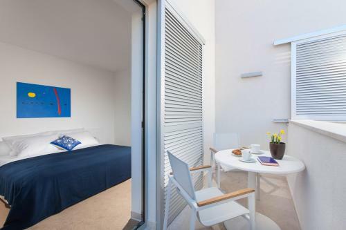 Hostal Modern Villa Vera With A View Near The Sea