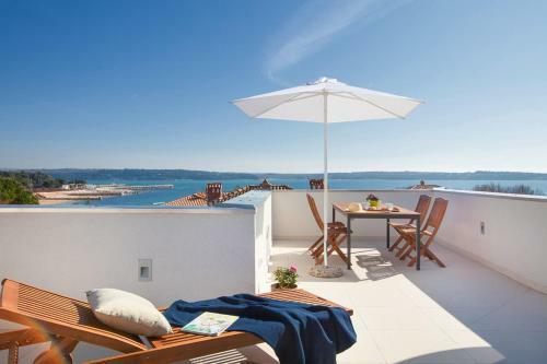 Hostal Modern Villa Vera With A View Near The Sea