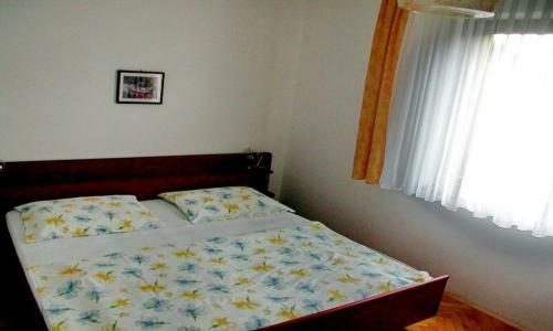 Apartment In Novigrad With Balcony, Air Conditioning (4833-2)