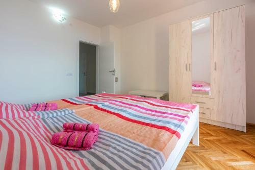 Apartments Leoalemar
