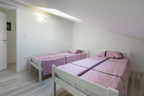 Apartments Leoalemar