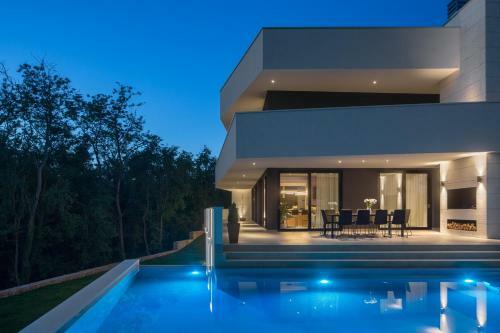 Modern Villa 55 With Pool And Spa
