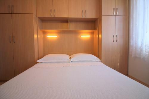 Apartment Leticija Near City Center