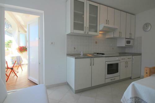 Apartment Leticija Near City Center