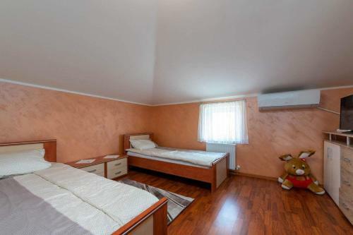 Apartamento Viki, Sani, Stiven, Evan, Teo