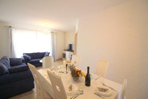 Holiday House Anamaria