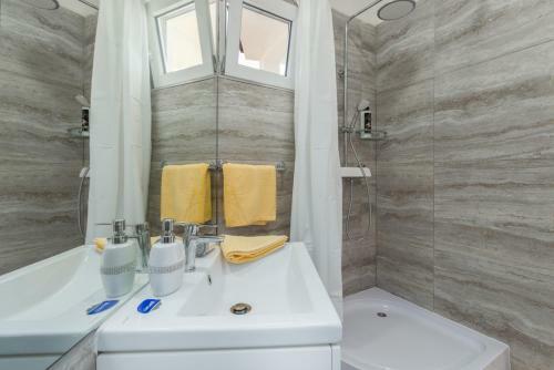 Chic Apartments In Pore? Old Town