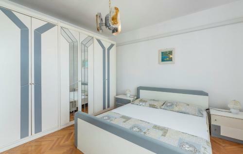 Apartment Ana Brulo Near The Beach