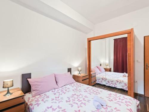 Lovely Holiday Home In Posedarje With Balcony
