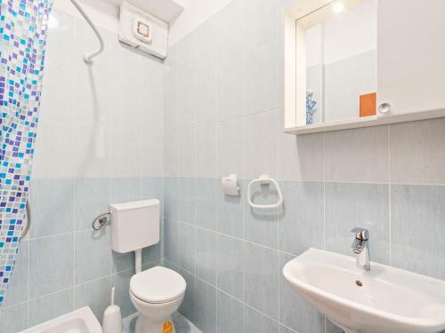 Lovely Holiday Home In Posedarje With Balcony
