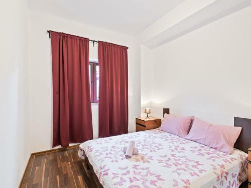 Lovely Holiday Home In Posedarje With Balcony